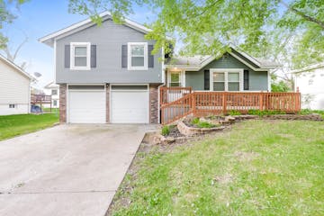 415 W Cambridge Rd Belton, MO 64012